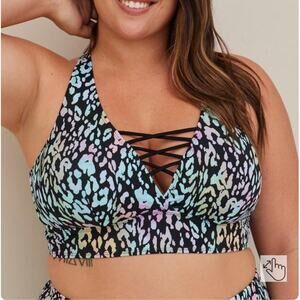 Torrid Wireless XO Triangle Bikini Top Leopard NWT 6